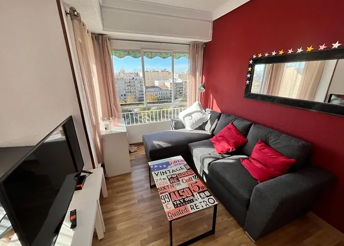 4 Bedrooms -Seneca Center Apartment